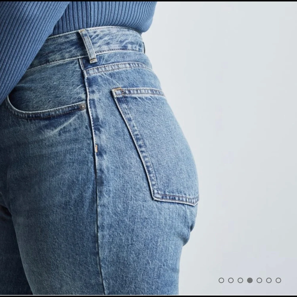 Everlane Cheeky 90s Jeans / Never Worn! - Picture 3 of 7